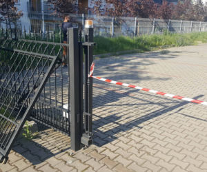 Kłęby dymu we Wrocławiu. Duży pożar na południu miasta