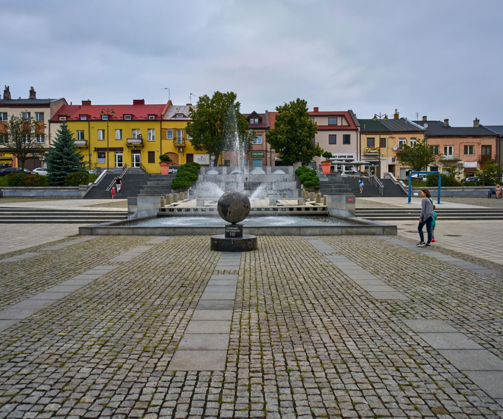 Rynek w Ostrowcu Świętokrzyskim przejdzie wielką metamorfozę. Miasto zdobyło miliony na inwestycję