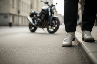 Pościg w Szlichtyngowej. Co grozi motocykliście bez uprawnień?