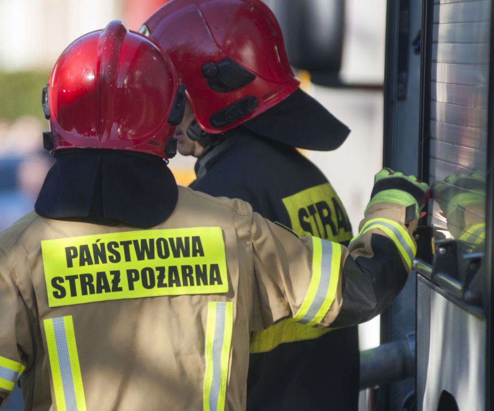 DRAMATYCZNY pożar w Zabrzu. Trzy osoby w szpitalu. EWAKUACJA mieszkańców