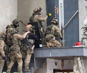 Podwójne zabójstwo na Targówku. Radek J. maczetą bronił się przed kontrterrorystami