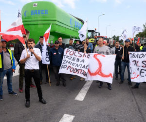 Wściekli rolnicy wyszli na drogi