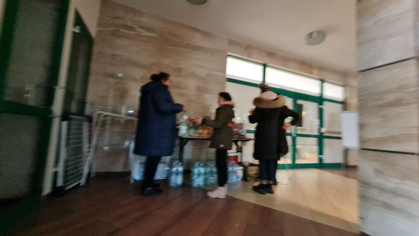 Uchodźcy z Ukrainy w ośrodku w Waplewie