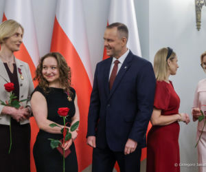 Marta Nawrocka w czerwieni