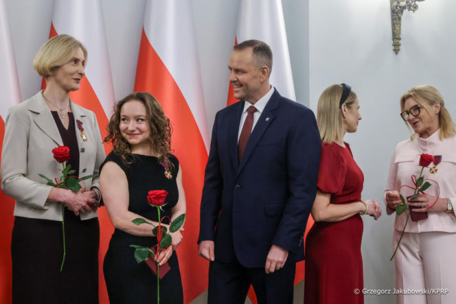 Marta Nawrocka w czerwieni