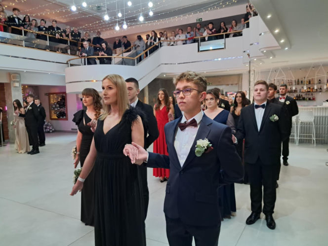 Studniówka 2026 maturzystów ZSTM w Skarżysku-Kamiennej