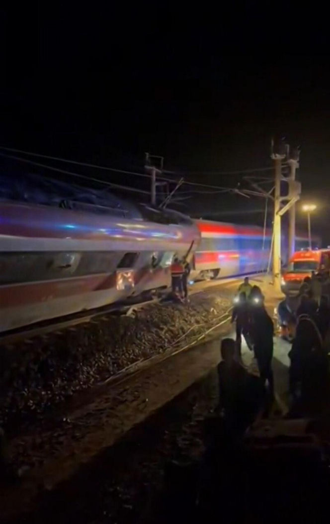 Tragedia na kolei. Pociągi wypadły z torów, nie żyją co najmniej 2 osoby