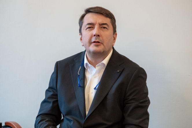 Lekarz zrobił sobie kolonoskopię na żywo