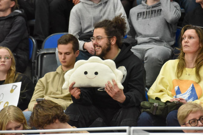 Halowe mistrzostwa Polski w Kujawsko-Pomorskiej Arenie Toruń. Zdjęcia kibiców i zawodników