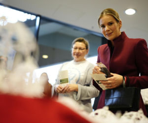 Marta Nawrocka w czerwieni