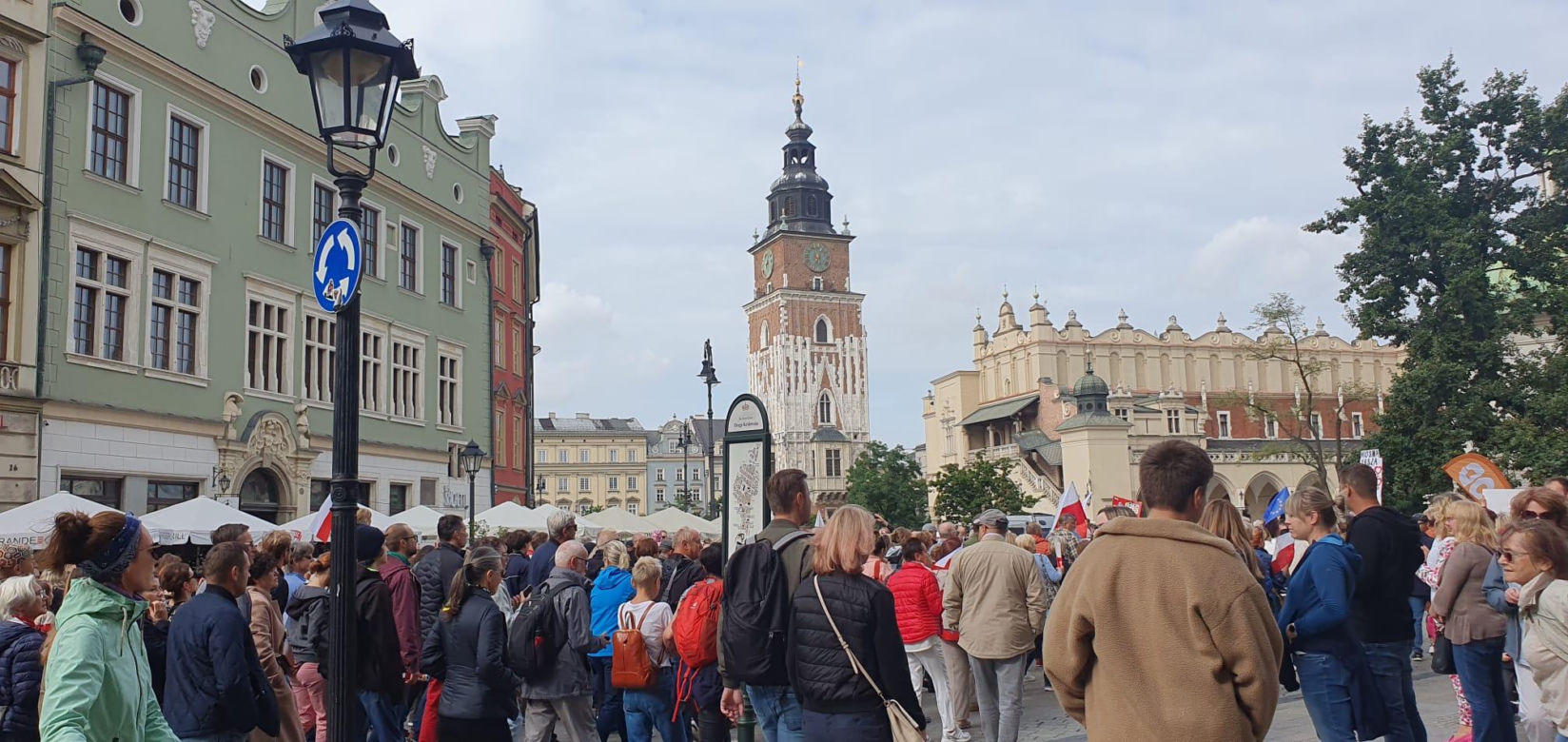 Przez Kraków przeszedł marsz solidaryzujący z warszawskim Marszem Miliona Serc