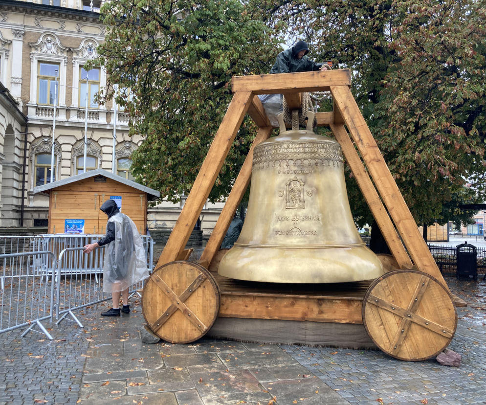 Replika dzwonu Zygmunt w Nowym Sączu