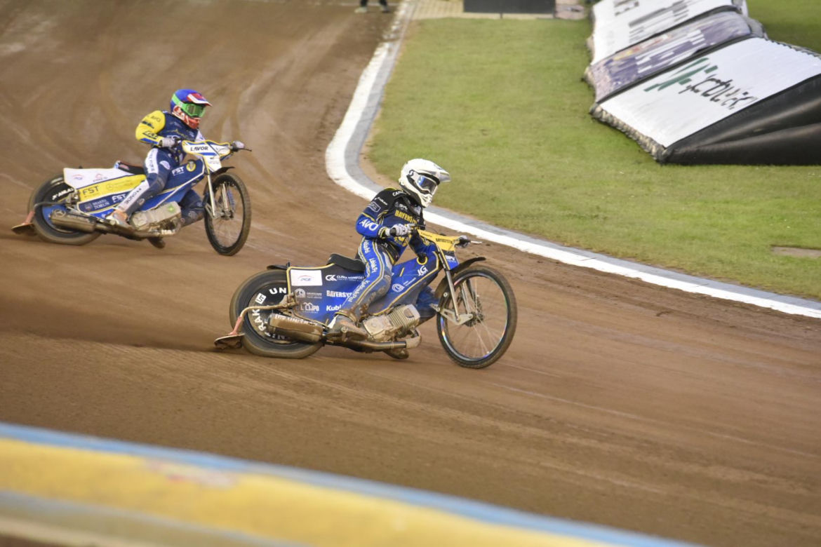 PRES Grupa Deweloperska Toruń - Bayersystem GKM Grudziądz, zdjęcia Motoareny. Fotorelacja z trybun i toru