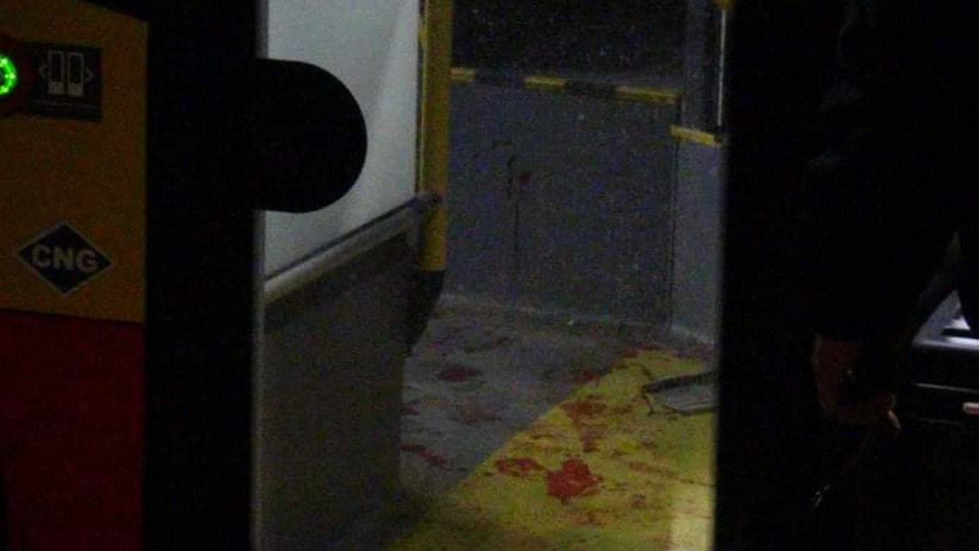 Zakrwawiony mężczyzna jechał autobusem