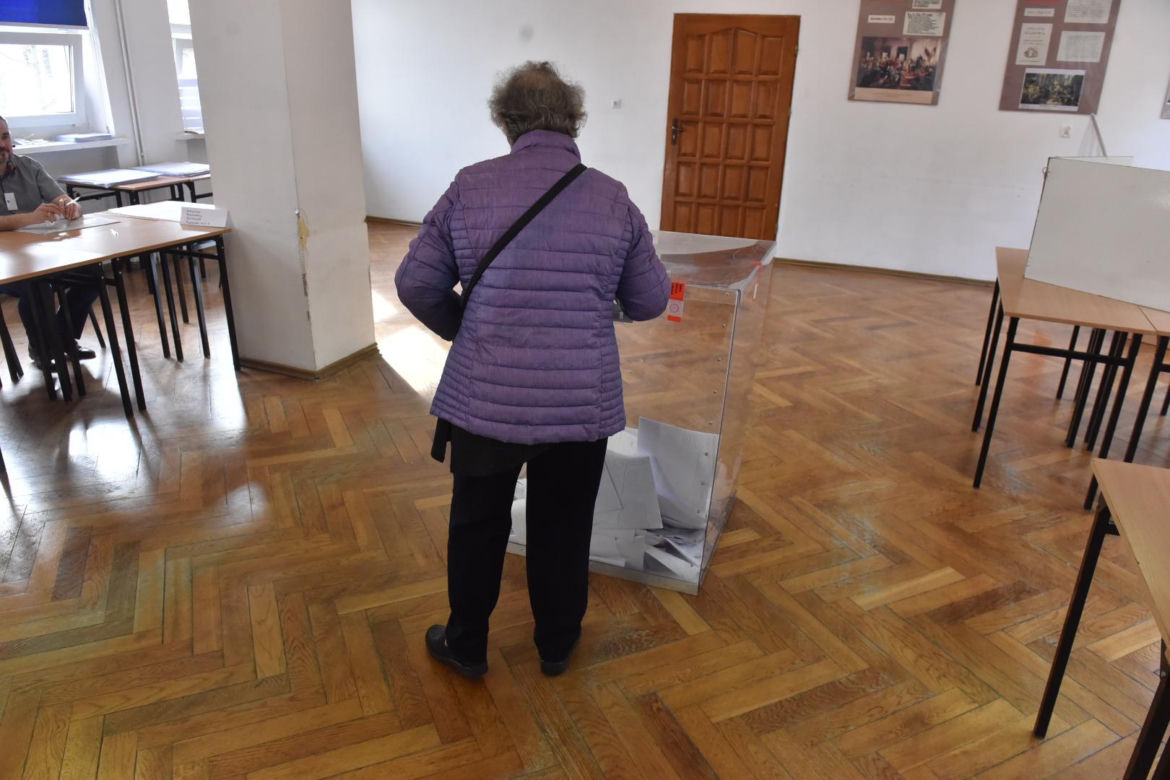 Wybory samorządowe 2024 w Toruniu. Zdjęcia z lokali wyborczych, tak głosowali mieszkańcy Torunia