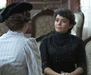 Akacjowa 38, odcinek 813: Lolita, po oficjalnych zaręczynach z Antonitem, nie potrafi odnaleźć się w roli przyszłej pani domu