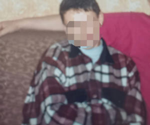 Tomek położył się odpocząć na podłodze. Już nie wstał. Został zadźgany przez znajomego