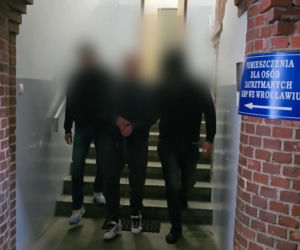 Dramat na studenckiej imprezie we Wrocławiu! Mężczyzna z nożem wtargnął na statek