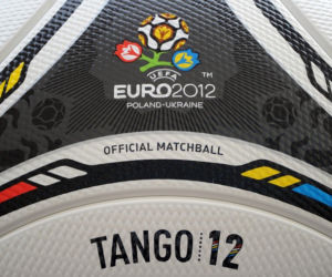 Tango 12 - piłka na Euro 2012