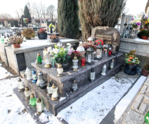 Grób Gierka a 113. rocznicę jego urodzin