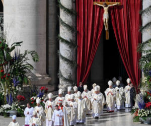 Poruszające słowa papieża na Placu św. Piotra. Pan żyje i pozostaje z nami