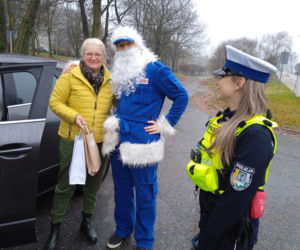 Szok na drogach! Polikołaj rozdawał prezenty i rózgi zamiast mandatów