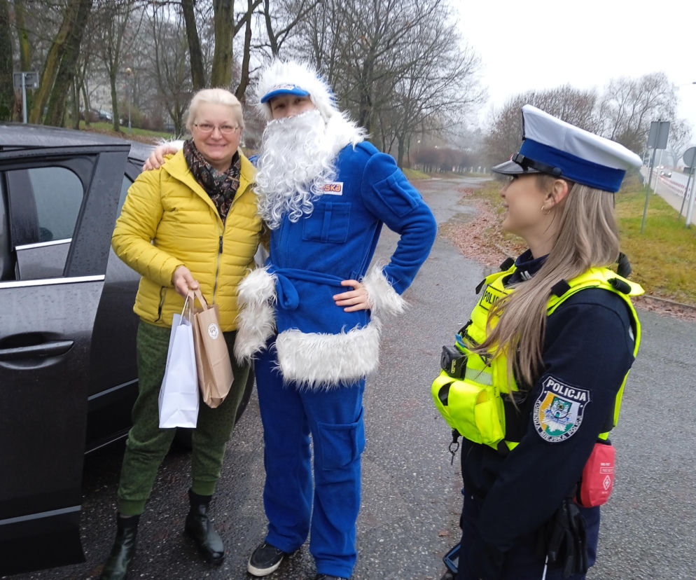 Szok na drogach! Polikołaj rozdawał prezenty i rózgi zamiast mandatów
