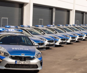 Przekazanie samochodów dla policji