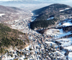 Samochód pod wyciąg za wszelką cenę. Tak turyści paraliżują Szczyrk