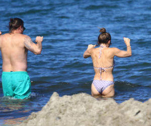 Edyta Herbuś na plaży