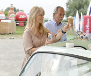 Grażyna Torbicka z mężem w Kazimierzu Dolnym na festiwalu Dwa Brzegi