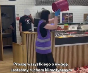 Aktywiści zaatakowali kebab związany z Filipem Chajzerem
