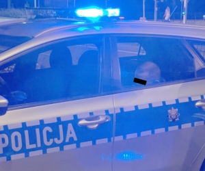 Furiat na dwóch kółkach. Rowerzysta uderzył kobietę na chodniku