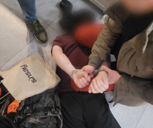 Policja rozbiła grupę handlującą lekami opioidowymi. Cztery młode kobiety nie żyją. Wśród zatrzymanych jest lekarz