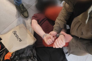 Policja rozbiła grupę handlującą lekami opioidowymi. Cztery młode kobiety nie żyją. Wśród zatrzymanych jest lekarz