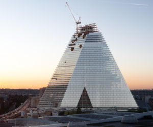 The Tour Triangle w Paryżu