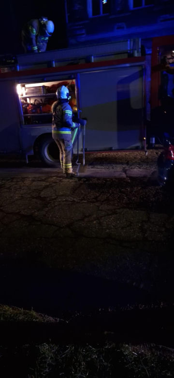 Pożar budynku mieszkalnego w Bytomiu. Do szpitala trafiło 9 osób w tym piątka dzieci