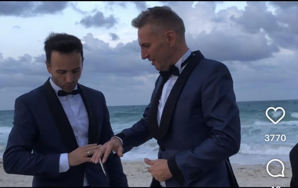 Krzysztof Gojdź i Marcin Roznowski: Ślub na plaży