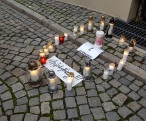 Znicze, minuta ciszy. #AniJednejWięcej w Lesznie