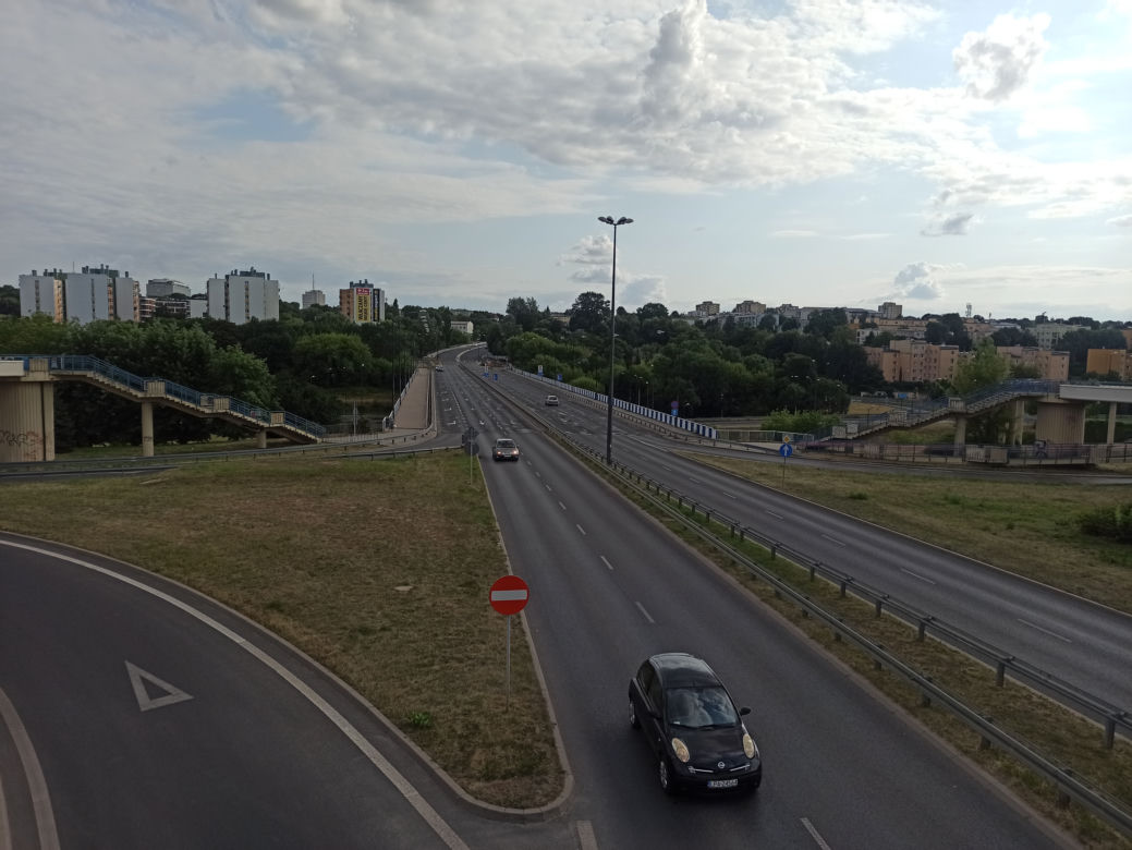 Rowerzyści z nowej ścieżki trafią... na schody