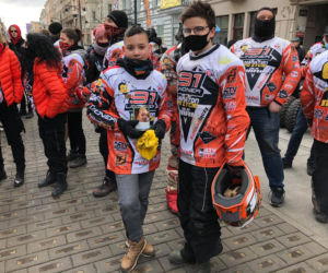 Maraton po życie. Zamiast na Dakar ruszyli na charytatywny maraton dla chorego dziecka 