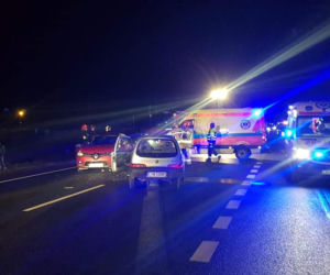 Wypadek na DK 25 w Chmielnikach! Cztery osoby trafiły do szpitala! [ZDJĘCIA]