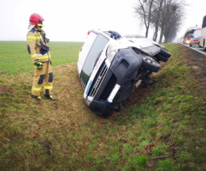 Krzywizna: Wypadek na DK 11. W busie niepełnosprawne dzieci. Są ranni! [ZDJĘCIA]
