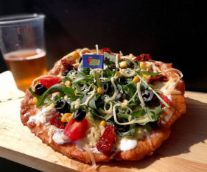 Jedzenie na kółkach? Czemu nie! Zobacz najlepsze food trucki w Warszawie! [PRZEGLĄD]