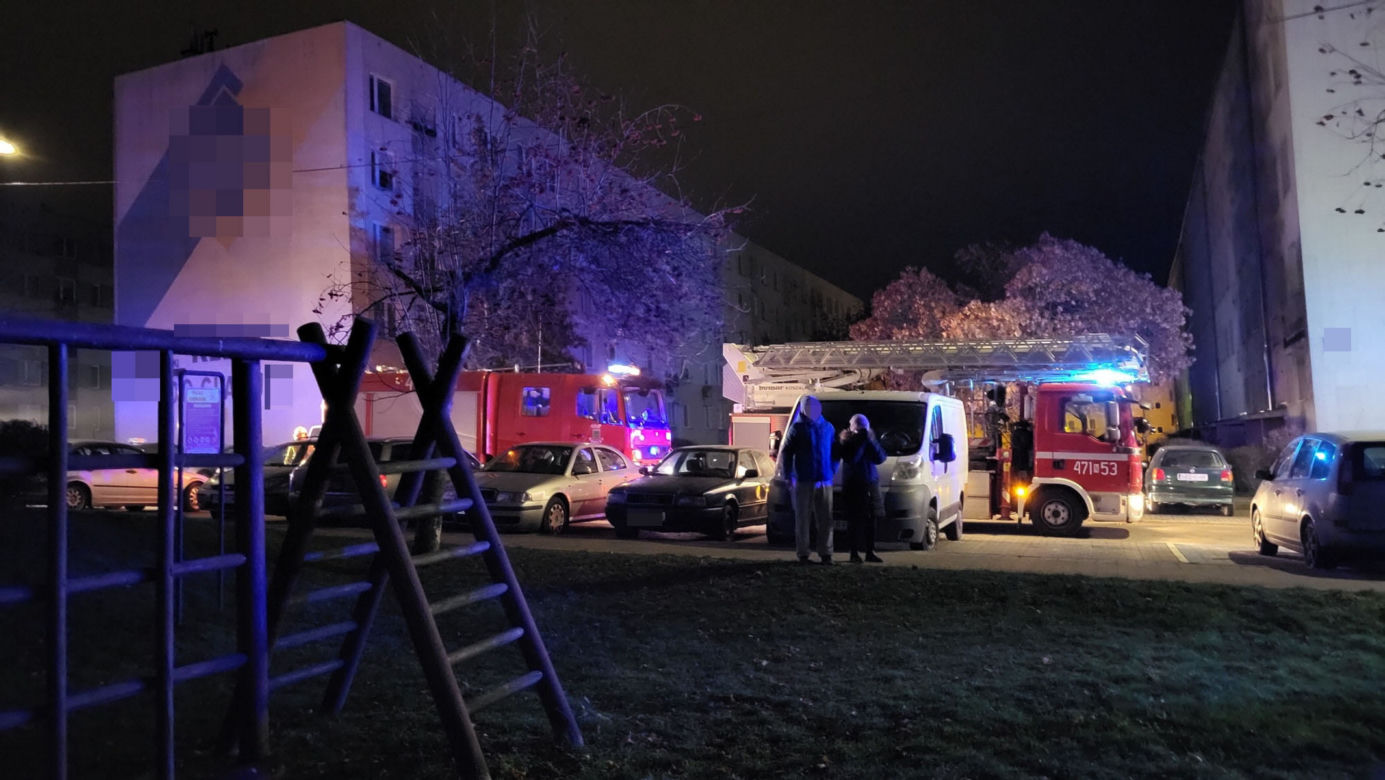 Pożar bloku w Kętrzynie. 39-latek wyskoczył z czwartego piętra