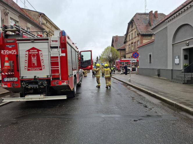 Pożar w szpitalu we Wschowie. Na miejscu pracują służby [ZDJĘCIA]