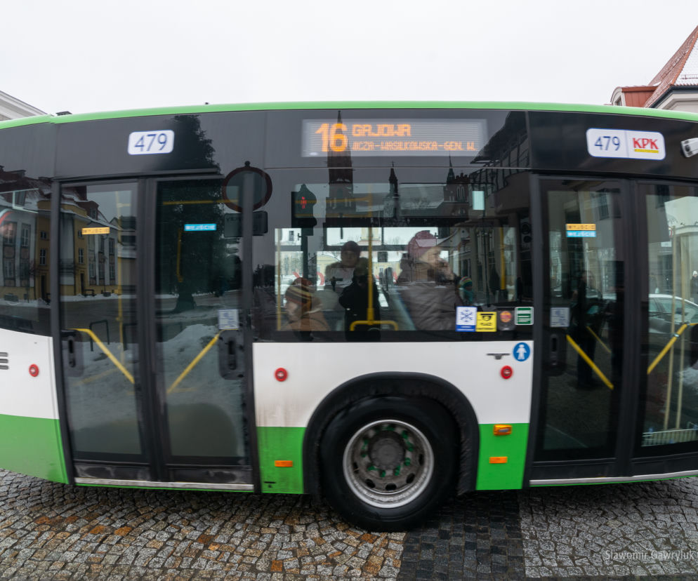 Nowy autobus na ulicach Białegostoku. To kolejne dzieło Sławomira Gawryluka