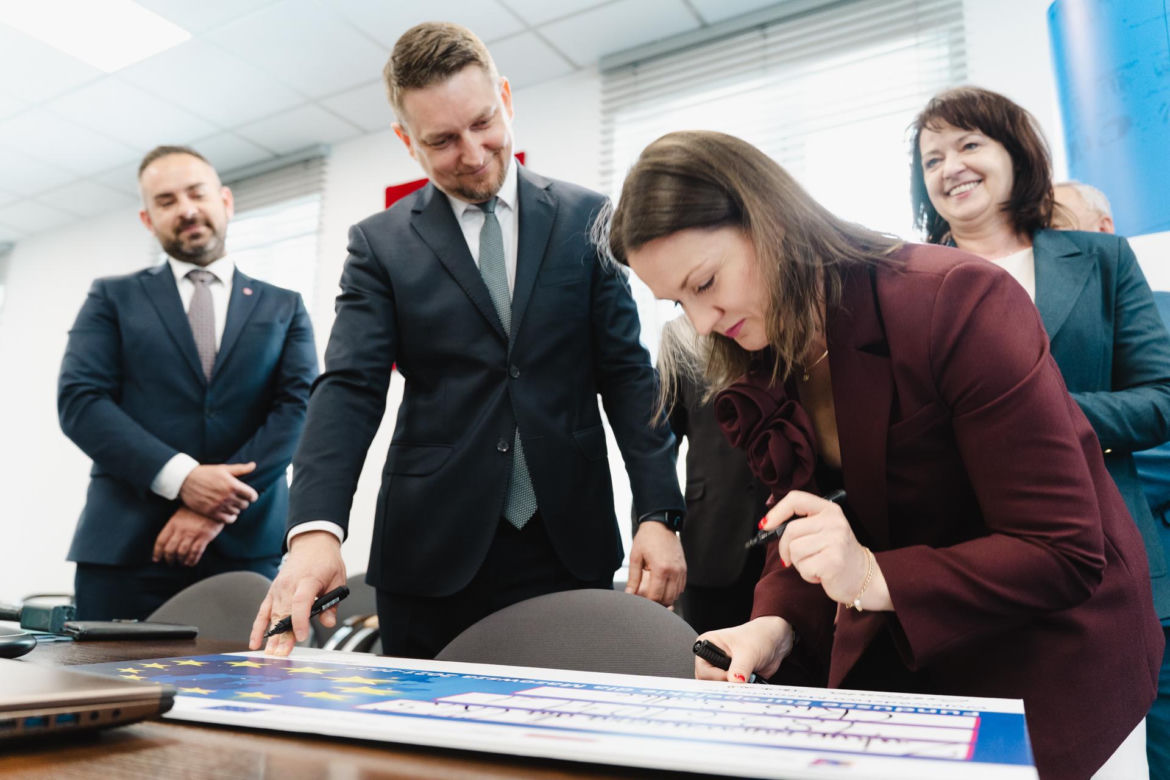Umowy na dofinansowanie inwestycji w CKiS i Budowlance zostały już podpisane.
