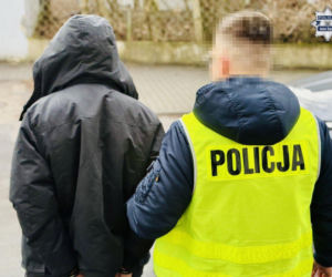 Rozbój w biały dzień. 2 tysiące złotych i błyskawiczne zatrzymanie