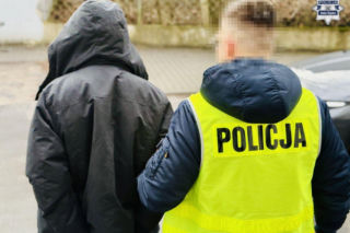 Rozbój w biały dzień. 2 tysiące złotych i błyskawiczne zatrzymanie